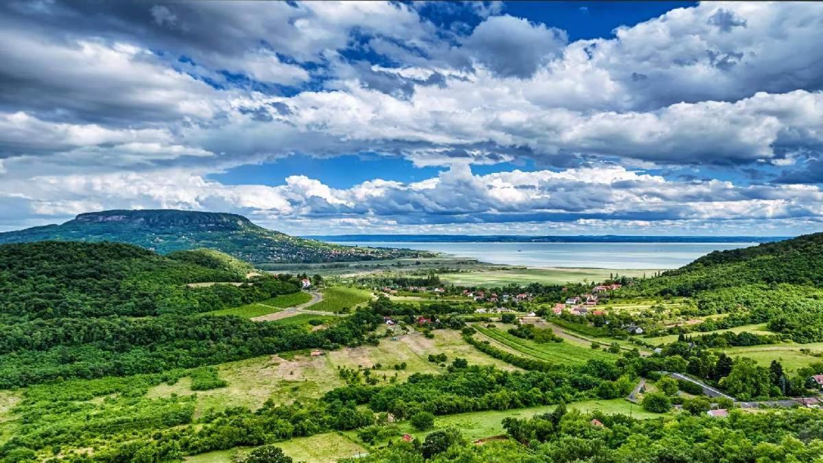 Villa Izabella Badacsonytördemic エクステリア 写真